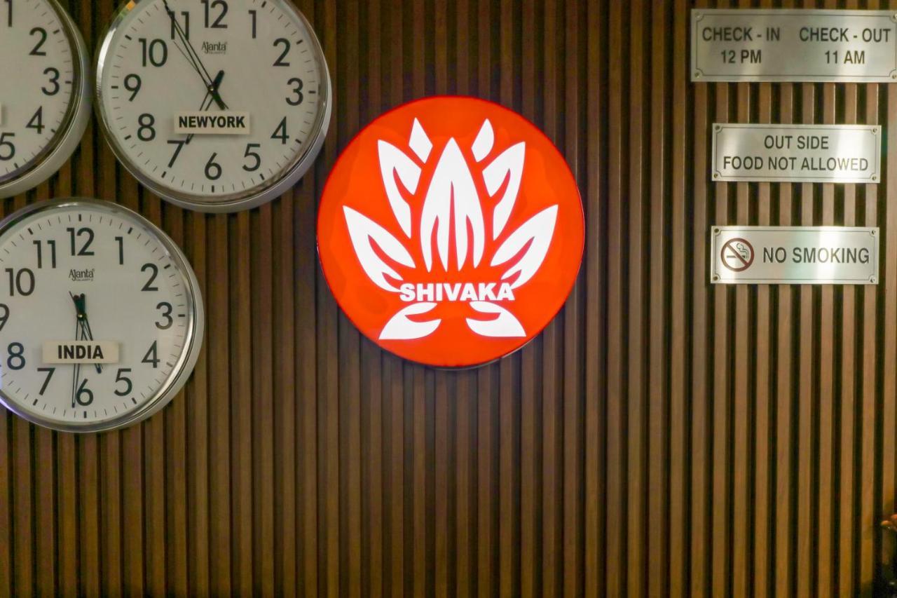 Airport Hotel Shivaka Inn Нью-Дели Экстерьер фото