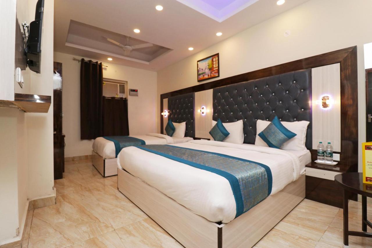 Airport Hotel Shivaka Inn Нью-Дели Экстерьер фото